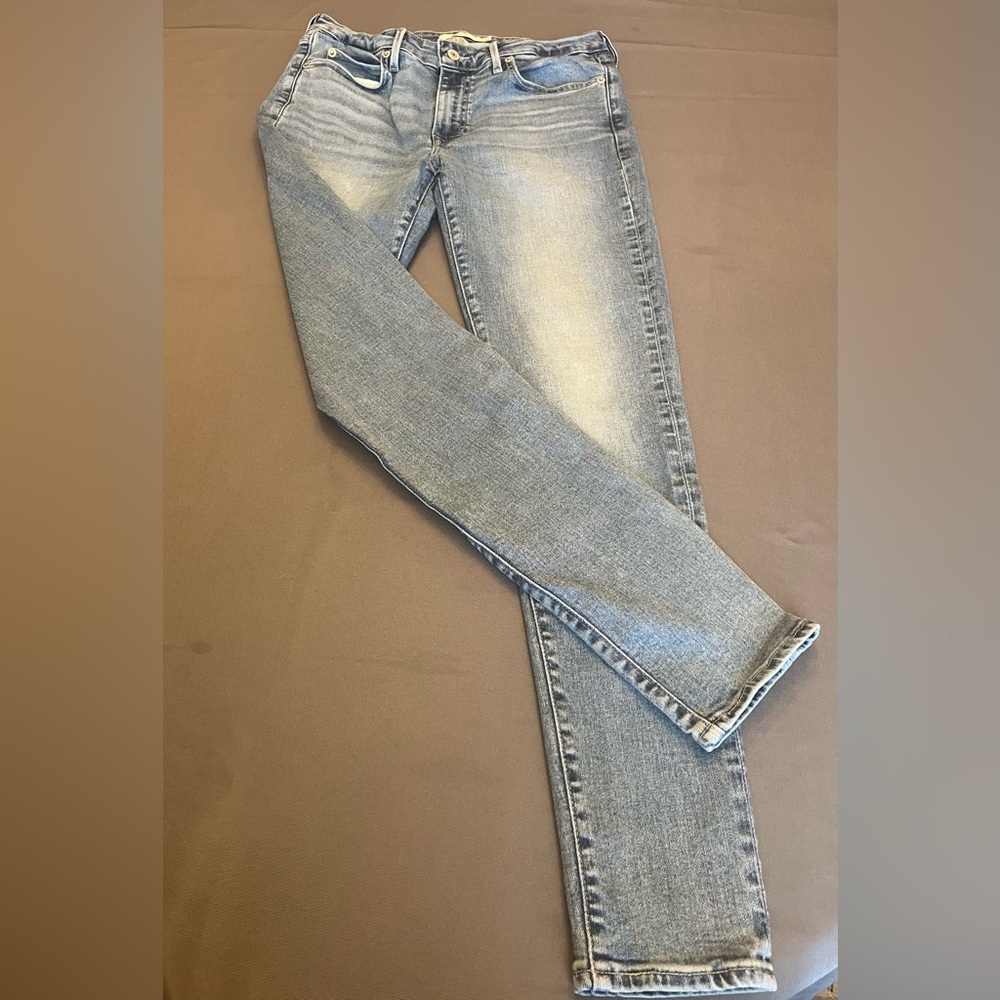 Levi’s 711 Skinny Jeans – Women’s Size 29